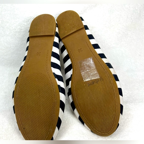 H&M, black and white striped flats - Picture 2 of 4